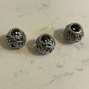 3 identical Pandora beads